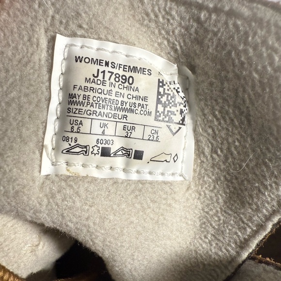 Merrell Women's Winter Boots - White and Tan - Picture 2 of 5